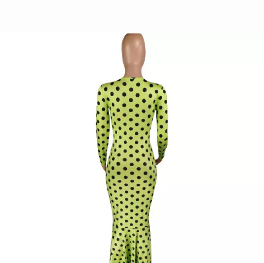Dresses - Picture 2 of 6